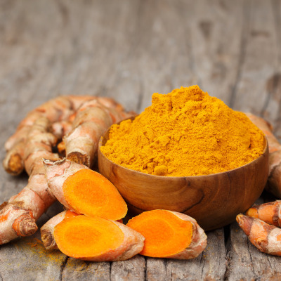 kurkuma-gemahlen-wurzel